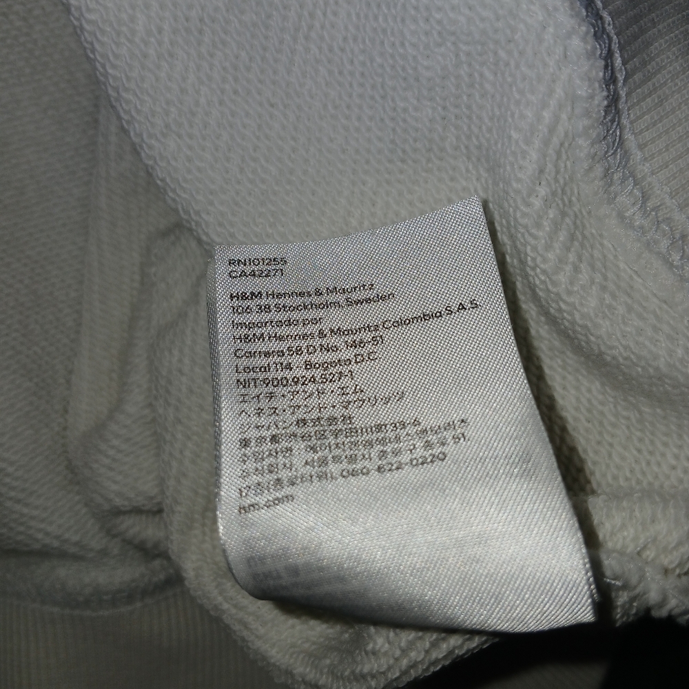 Smiley Sweater - Picture 4 of 9